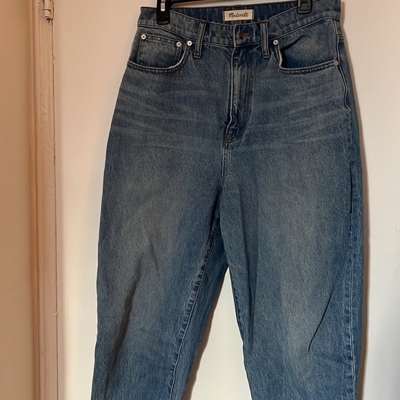 Madewell Baggy Tapered Jeans in light wash - Picture 3 of 9